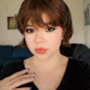 Meet your Posher, Chloe